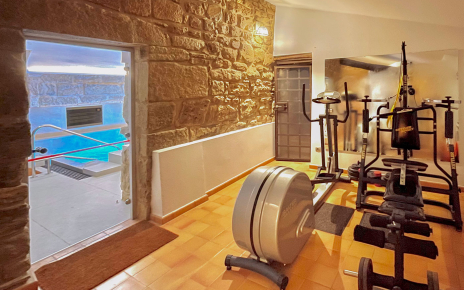 Gimnasio con salida a baño turco y piscina climatizada